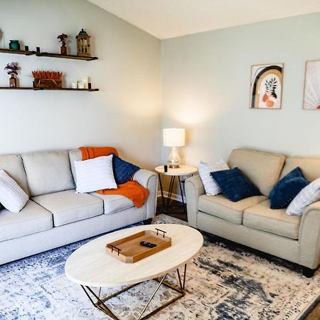 Urban Cottage: Homey & Convenient Huntington Exterior foto