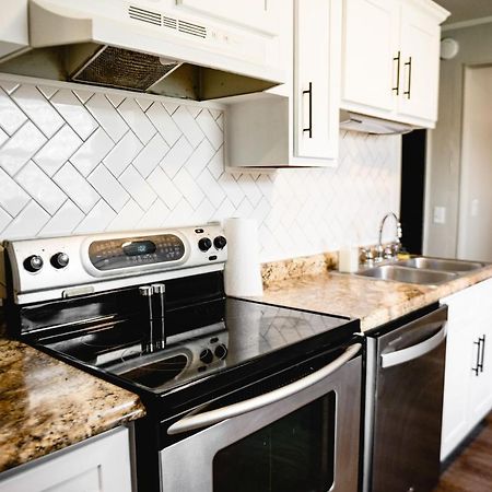 Urban Cottage: Homey & Convenient Huntington Exterior foto