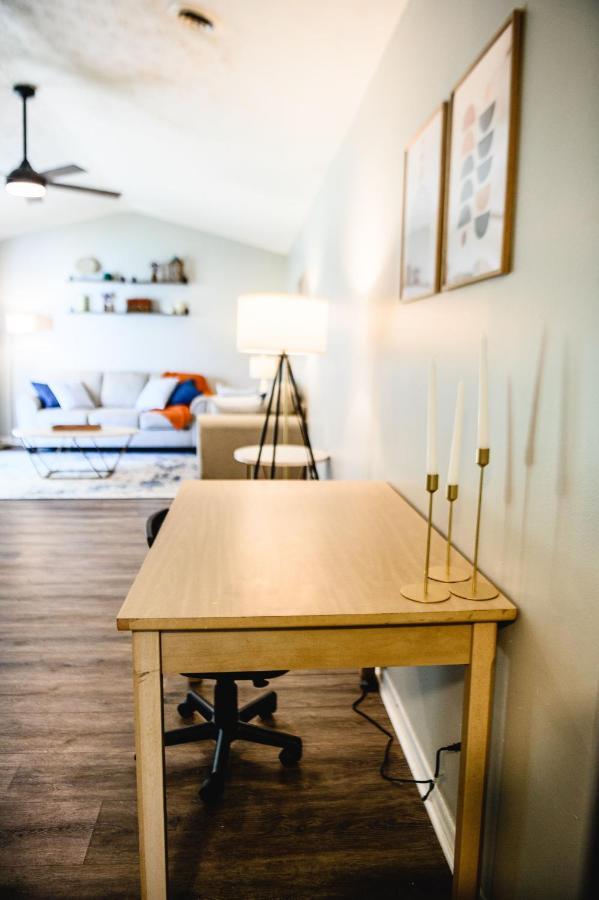 Urban Cottage: Homey & Convenient Huntington Exterior foto