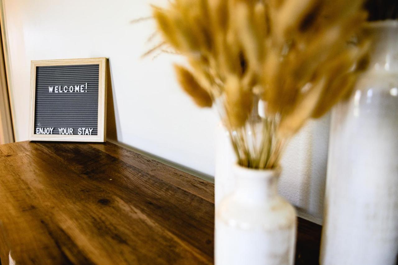 Urban Cottage: Homey & Convenient Huntington Exterior foto