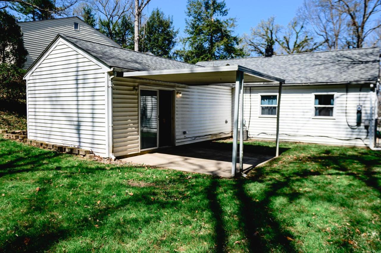 Urban Cottage: Homey & Convenient Huntington Exterior foto